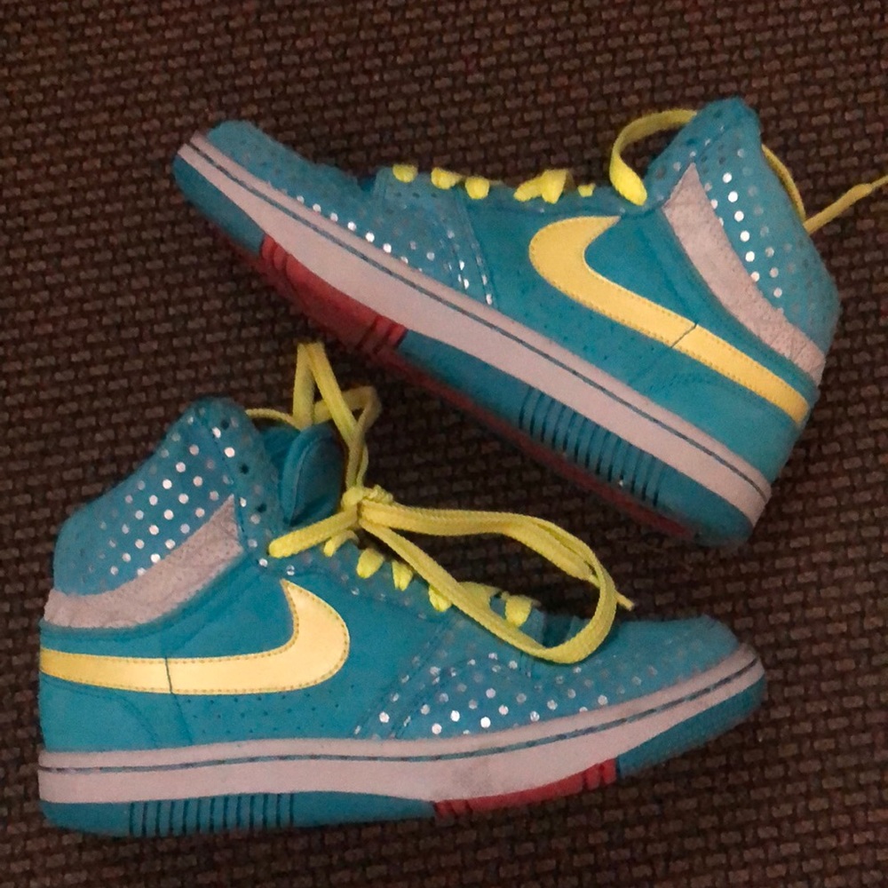 Nike Court Force Sneakers